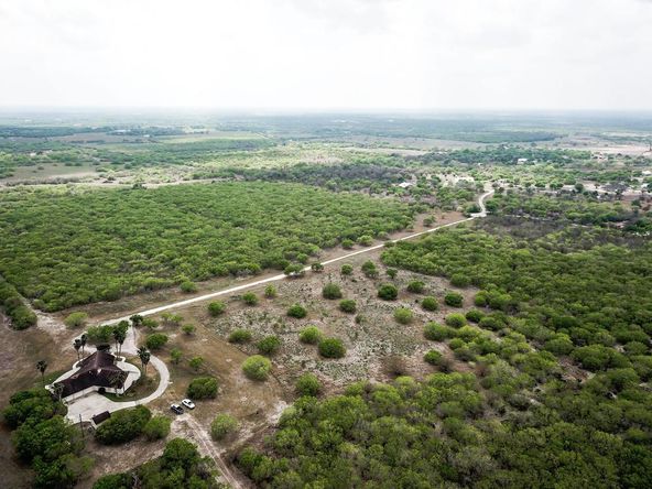 Glasscock Ranch: 20680 McMurray Ln, Mathis, TX 78368